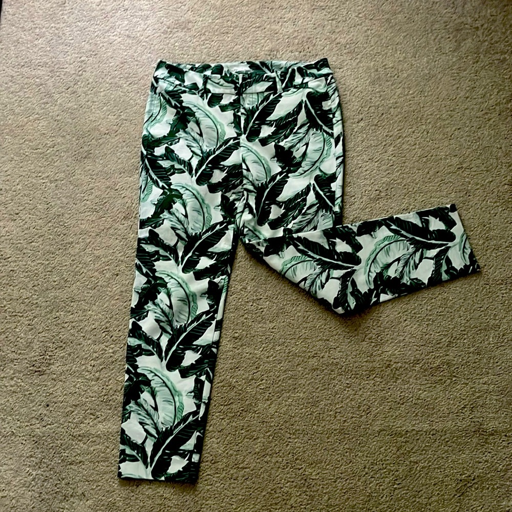 Old Navy Dixie mid rise size 8 regular Green flora